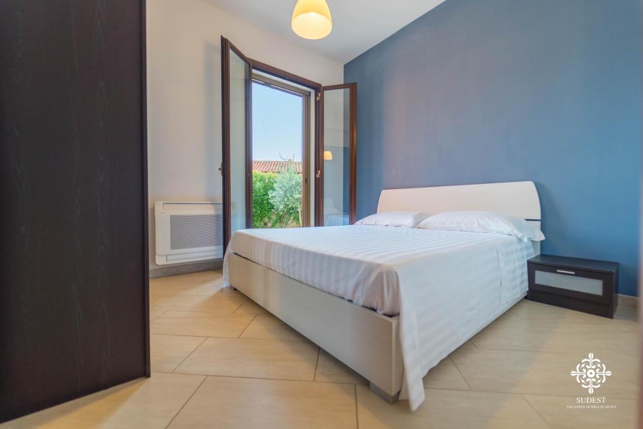 Villa Seaside - Beach Retreat With Jacuzzi Syracuse Exterior foto