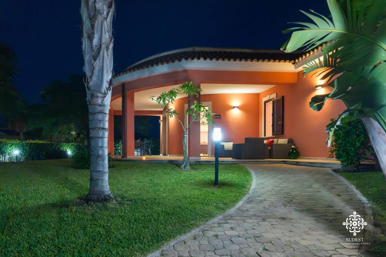 Villa Seaside - Beach Retreat With Jacuzzi Syracuse Exterior foto