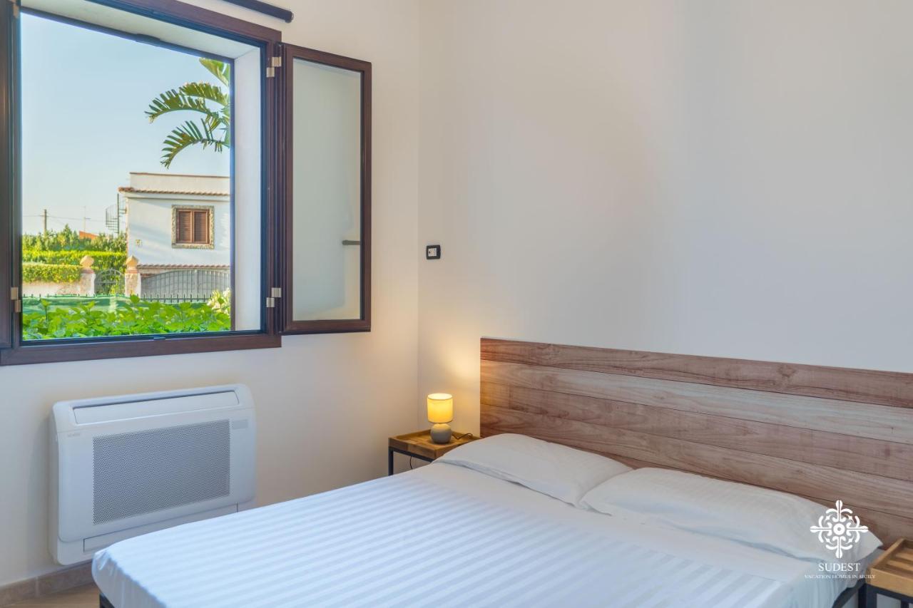 Villa Seaside - Beach Retreat With Jacuzzi Syracuse Exterior foto