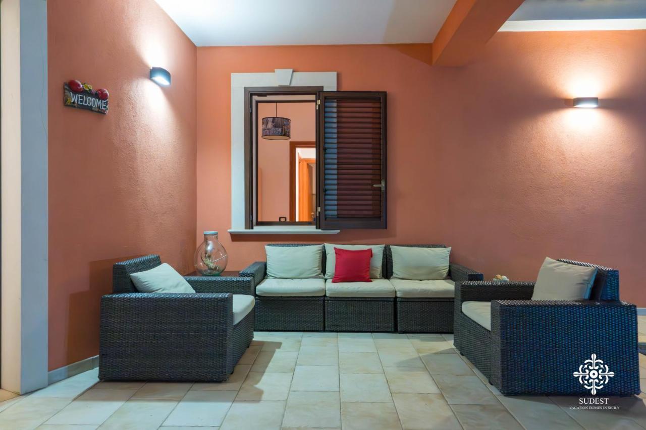 Villa Seaside - Beach Retreat With Jacuzzi Syracuse Exterior foto