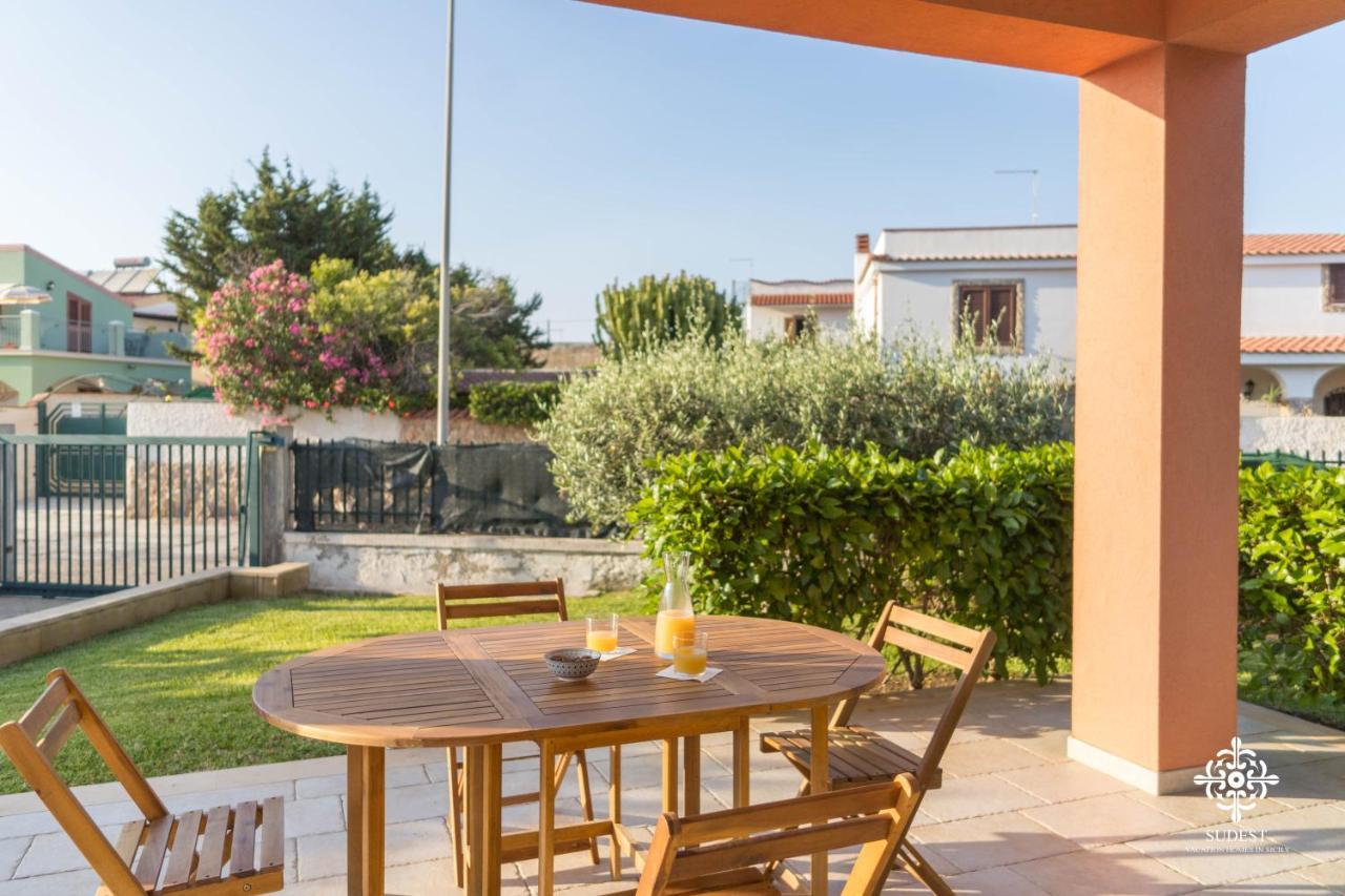 Villa Seaside - Beach Retreat With Jacuzzi Syracuse Exterior foto
