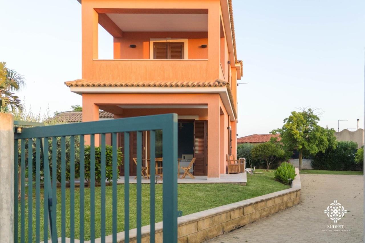 Villa Seaside - Beach Retreat With Jacuzzi Syracuse Exterior foto