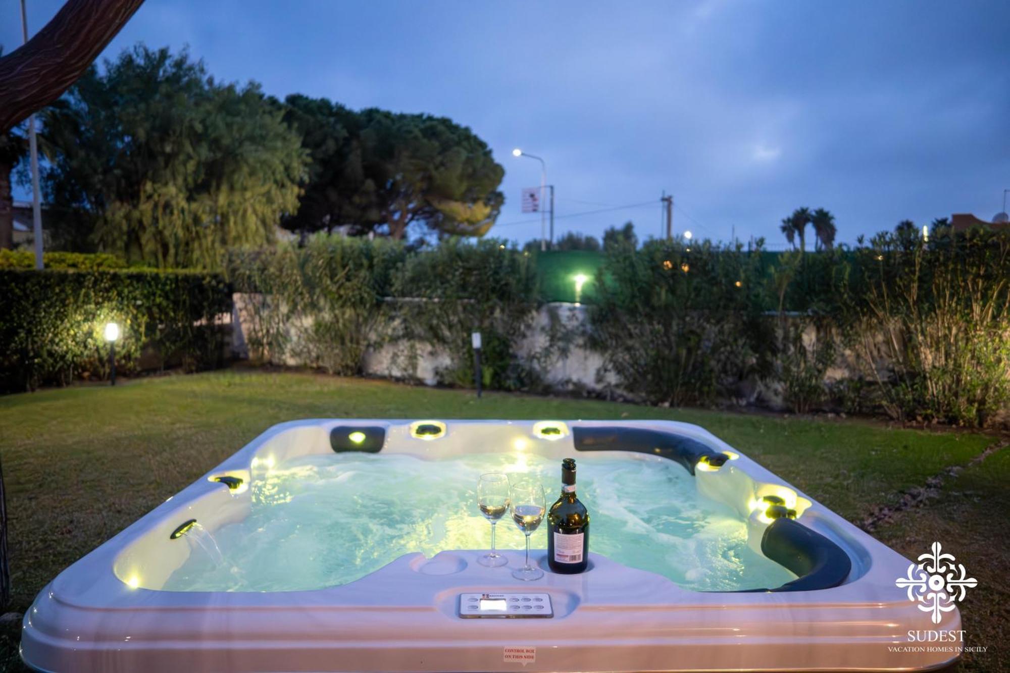 Villa Seaside - Beach Retreat With Jacuzzi Syracuse Exterior foto