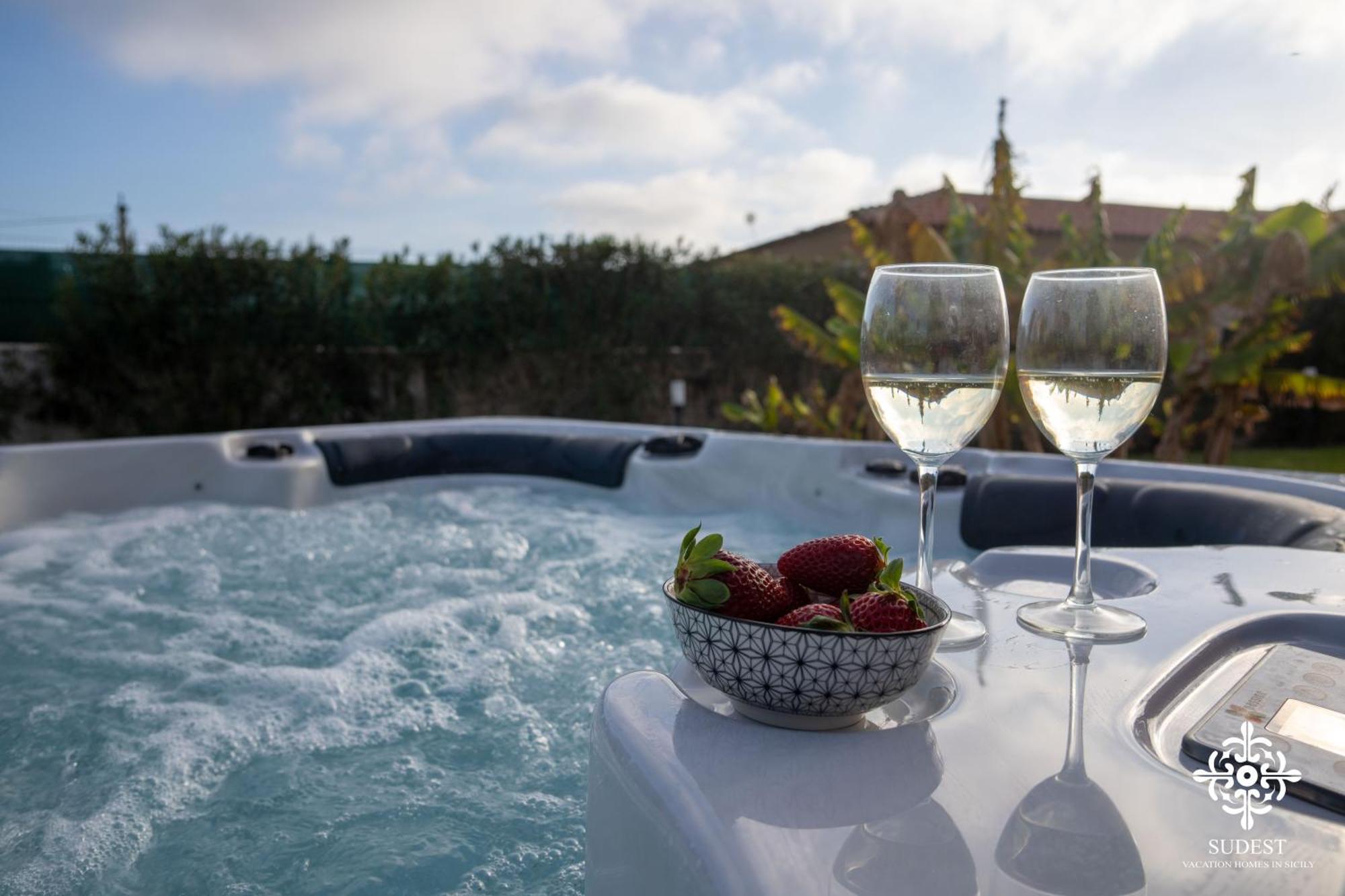 Villa Seaside - Beach Retreat With Jacuzzi Syracuse Exterior foto